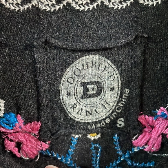 Double D Ranch Embroidered Tunic Top - Picture 8 of 11